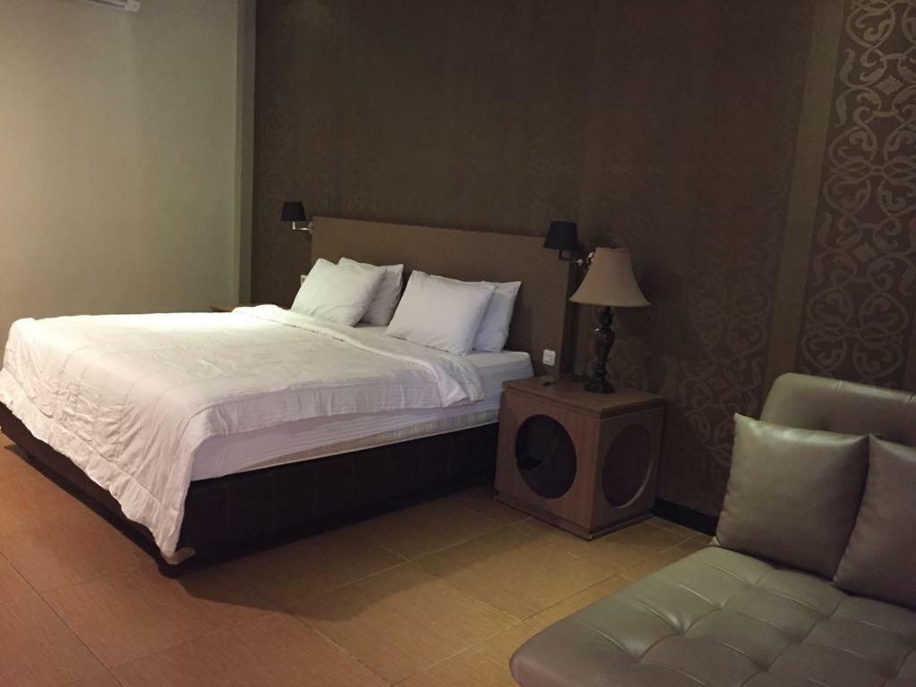 Narisha Guesthouse Kupang  Luaran gambar