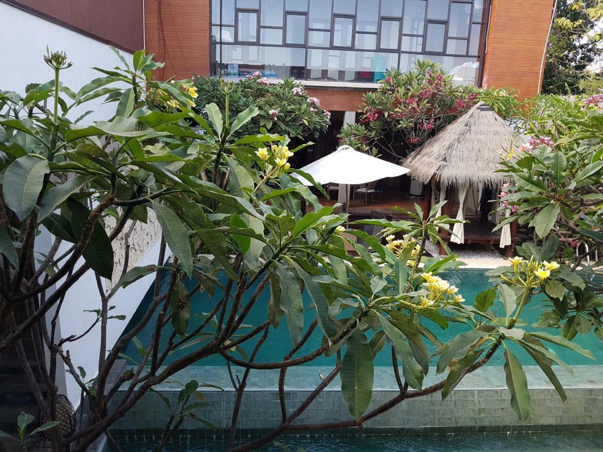 Narisha Guesthouse Kupang  Luaran gambar