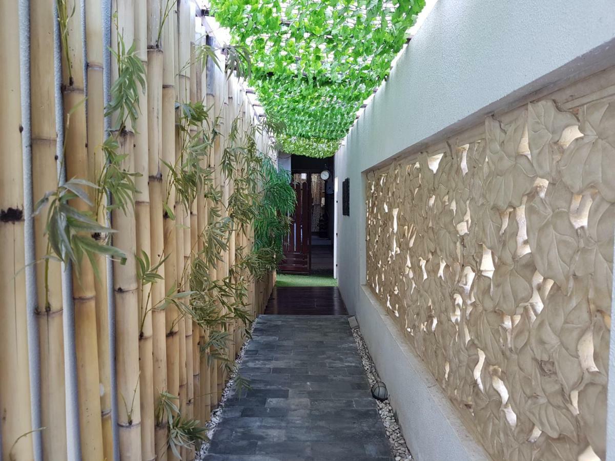 Narisha Guesthouse Kupang  Luaran gambar