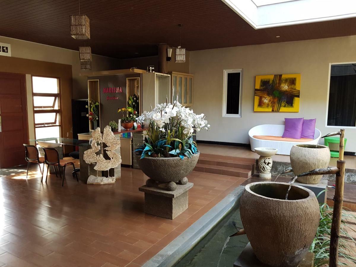Narisha Guesthouse Kupang  Luaran gambar